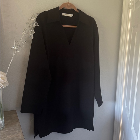 Astr the Label Collar Long Sleeve Shift Dress. Black. Size M. EUC. - Picture 4 of 6